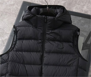 Безрукавка MONCLER 151389 - фото 321478