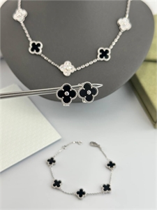 Серьги Van Cleef 152427 - фото 326411 Серьги Van Cleef 152427 - фото 326411