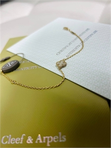 Серьги Van Cleef 152572 - фото 327286 Серьги Van Cleef 152572 - фото 327286