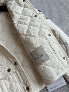Куртка MONCLER 153603 - фото 333009 Куртка MONCLER 153603 - фото 333009