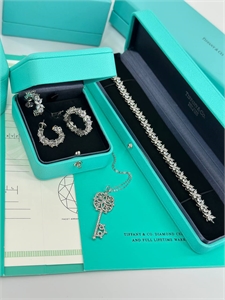 Браслет Tiffany&Co 153916 - фото 334470 Браслет Tiffany&Co 153916 - фото 334470