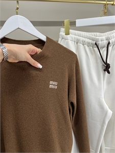 Свитер MIU MIU 154379 - фото 337175 Свитер MIU MIU 154379 - фото 337175