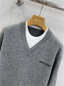Свитер MIU MIU 154400 - фото 337327 Свитер MIU MIU 154400 - фото 337327