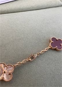 Серьги Van Cleef 154726 - фото 339212 Серьги Van Cleef 154726 - фото 339212