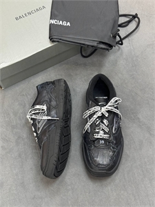 Кроссовки BALENCIAGA 154801 - фото 339590 Кроссовки BALENCIAGA 154801 - фото 339590