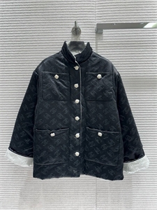 Куртка CHANEL Двусторонняя 154417 - фото 340464 Куртка CHANEL Двусторонняя 154417 - фото 340464