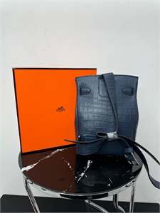 Сумка HERMES из кожи крокодила 155374 - фото 343351 Сумка HERMES из кожи крокодила 155374 - фото 343351