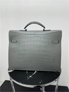 Портфель HERMES из кожи крокодила 155377 - фото 343368 Портфель HERMES из кожи крокодила 155377 - фото 343368