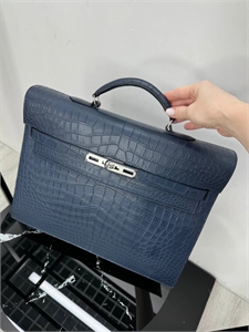 Портфель HERMES из кожи крокодила 155378 - фото 343375 Портфель HERMES из кожи крокодила 155378 - фото 343375