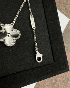 Серьги Van Cleef 156690