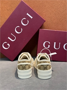Кроссовки GUCCI 157344