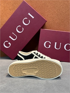 Кроссовки GUCCI 157644