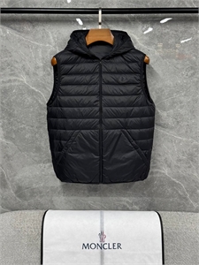 Куртка MONCLER 158219 - фото 360647 Куртка MONCLER 158219 - фото 360647