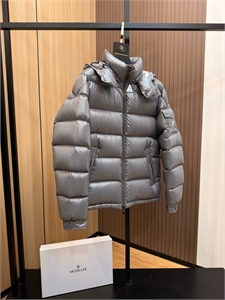 Пуховик MONCLER 158457 - фото 362173 Пуховик MONCLER 158457 - фото 362173
