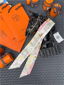 Твилли HERMES 158489 - фото 362437 Твилли HERMES 158489 - фото 362437