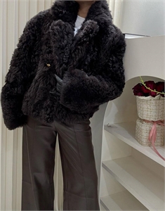 Шуба FENDI Овчина 158596 - фото 363112 Шуба FENDI Овчина 158596 - фото 363112