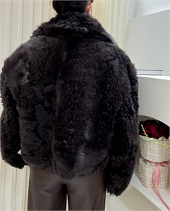 Шуба FENDI Овчина 158596 - фото 363113 Шуба FENDI Овчина 158596 - фото 363113