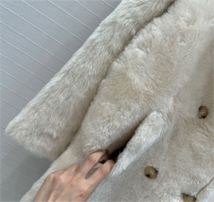 Шуба MAX MARA Овчина 158672 - фото 363595 Шуба MAX MARA Овчина 158672 - фото 363595