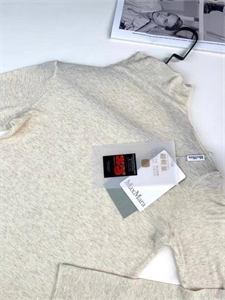 Водолазка MAX MARA 158989 - фото 365666 Водолазка MAX MARA 158989 - фото 365666