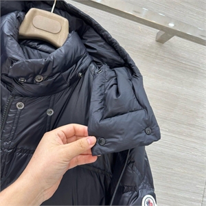 Куртка MONCLER 159473 - фото 368447 Куртка MONCLER 159473 - фото 368447