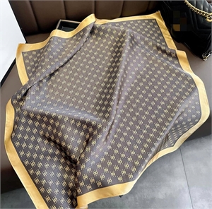 Платок CELINE 159962 - фото 371545 Платок CELINE 159962 - фото 371545