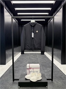 Ветровка и жилет MONCLER 160151 - фото 372453 Ветровка и жилет MONCLER 160151 - фото 372453
