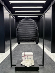 Ветровка и жилет MONCLER 160151 - фото 372455 Ветровка и жилет MONCLER 160151 - фото 372455