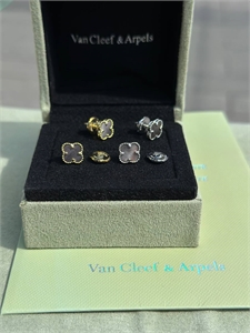 Серьги Van Cleef Серебро 925 п 161225 - фото 379148 Серьги Van Cleef Серебро 925 п 161225 - фото 379148