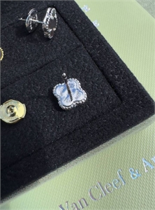 Серьги Van Cleef Серебро 925 п 161225 - фото 379151 Серьги Van Cleef Серебро 925 п 161225 - фото 379151