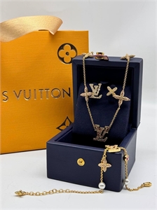 Кольцо LOUIS VUITTON 161635 - фото 381337 Кольцо LOUIS VUITTON 161635 - фото 381337