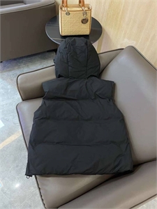 Жилет BRUNELLO CUCINELLI 161940 - фото 382862 Жилет BRUNELLO CUCINELLI 161940 - фото 382862