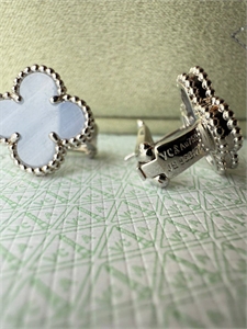 Серьги Van Cleef 162113 - фото 384043 Серьги Van Cleef 162113 - фото 384043