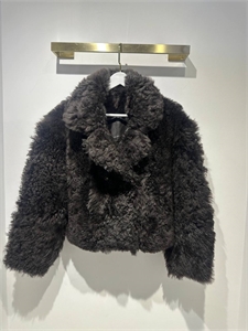 Шуба FENDI 162114 - фото 384051 Шуба FENDI 162114 - фото 384051