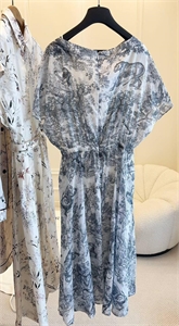 Платье DIOR 162332 - фото 385344 Платье DIOR 162332 - фото 385344