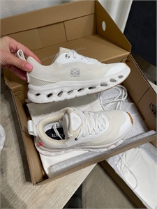 Кроссовки LOEWE 162366