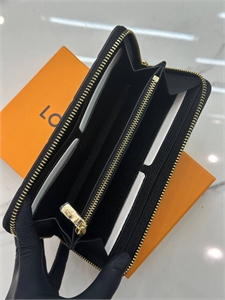 Кошелек LOUIS VUITTON 162557