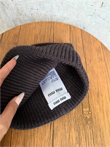 Шапка MIU MIU 163250