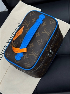 Косметичка LOUIS VUITTON 163330