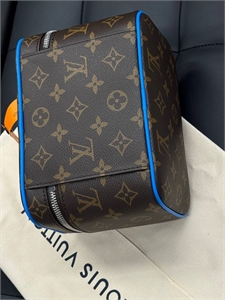 Косметичка LOUIS VUITTON 163330
