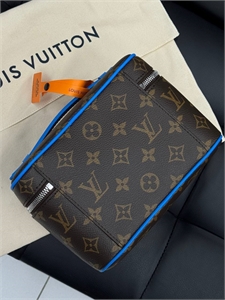 Косметичка LOUIS VUITTON 163330