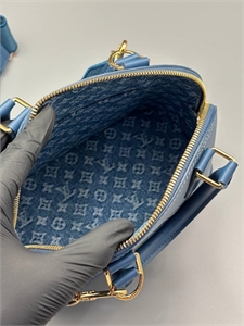 Сумка  LOUIS VUITTON 163699