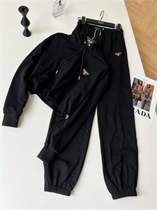 Костюм PRADA 163933