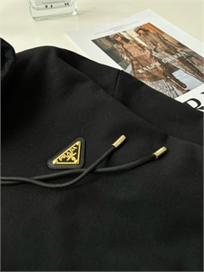 Костюм PRADA 163933