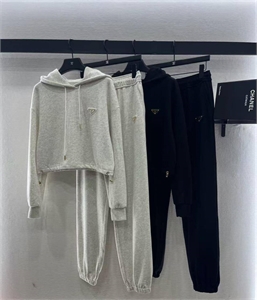 Костюм PRADA 163933