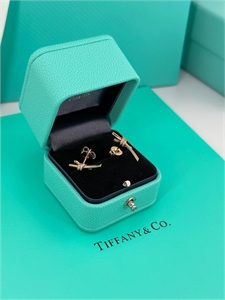 Кольцо Tiffany&Co 165075