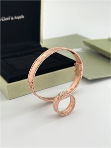 Серьги Van Cleef 180646