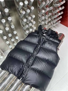 Безрукавка Burberry 102183 - фото 93352 Безрукавка Burberry 102183 - фото 93352