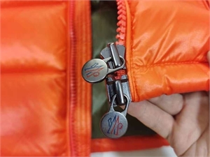 Безрукавка Moncler 103397 - фото 96672 Безрукавка Moncler 103397 - фото 96672