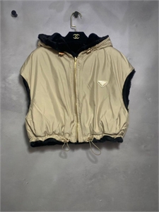 Двухсторонняя жилетка PRADA 104283 - фото 99880 Двухсторонняя жилетка PRADA 104283 - фото 99880