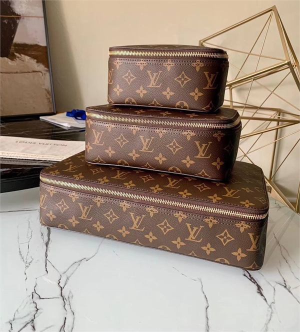 Косметичка LOUIS VUITTON 118609 - фото 149708